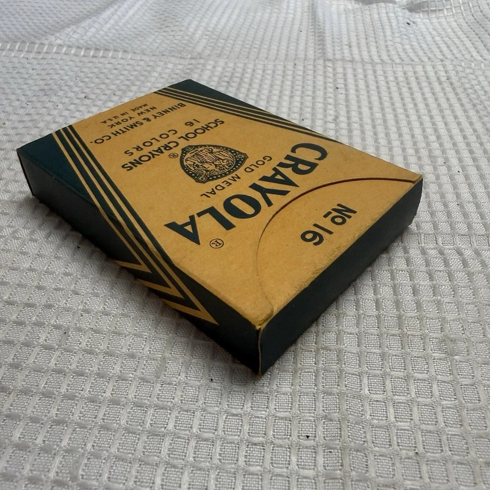 Crayola 16 Gold Medal School Crayons Complete Box Colors Binney Smith Vtg '38-42